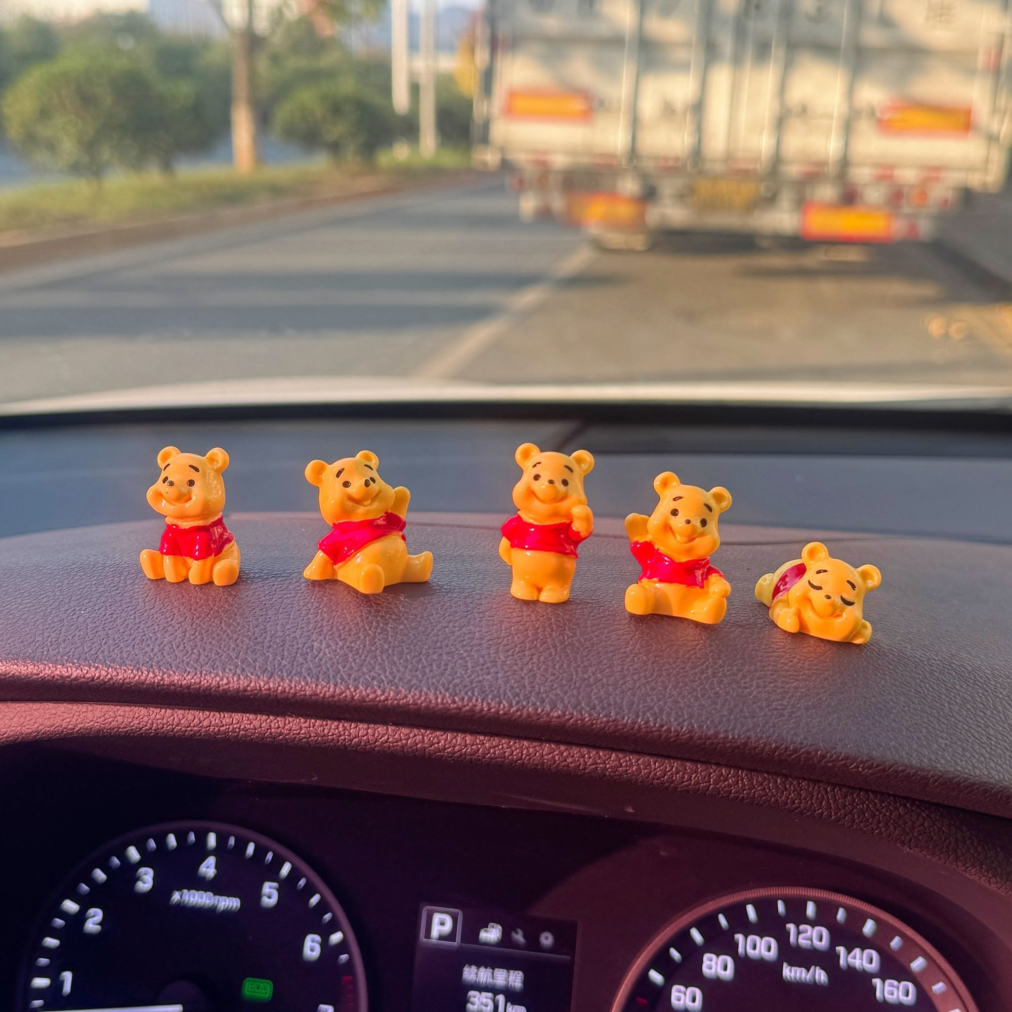Cute Winnie The Pooh Mini Figu - Tech Car Accessories 评论和价格